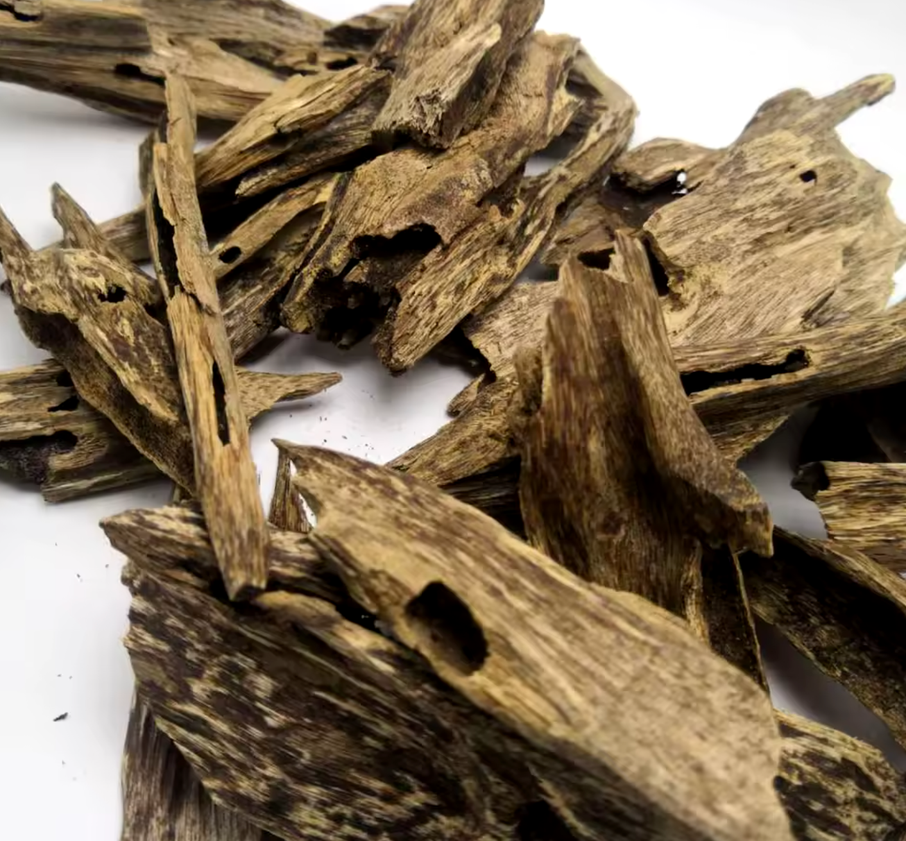 Oud Natural Vietnam Premium